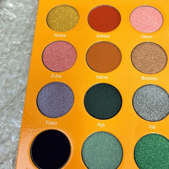 Juvia's Place Vibrant Blue and Orange Eyeshadow Palette - Picture 5 of 6